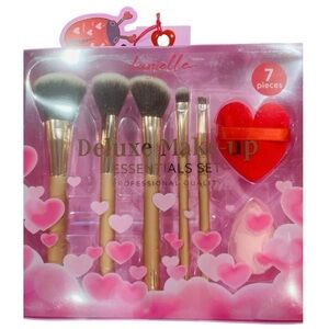 NEW Danielle Make up Brushes Cosmetic 7 Pieces Essentials Gift Set